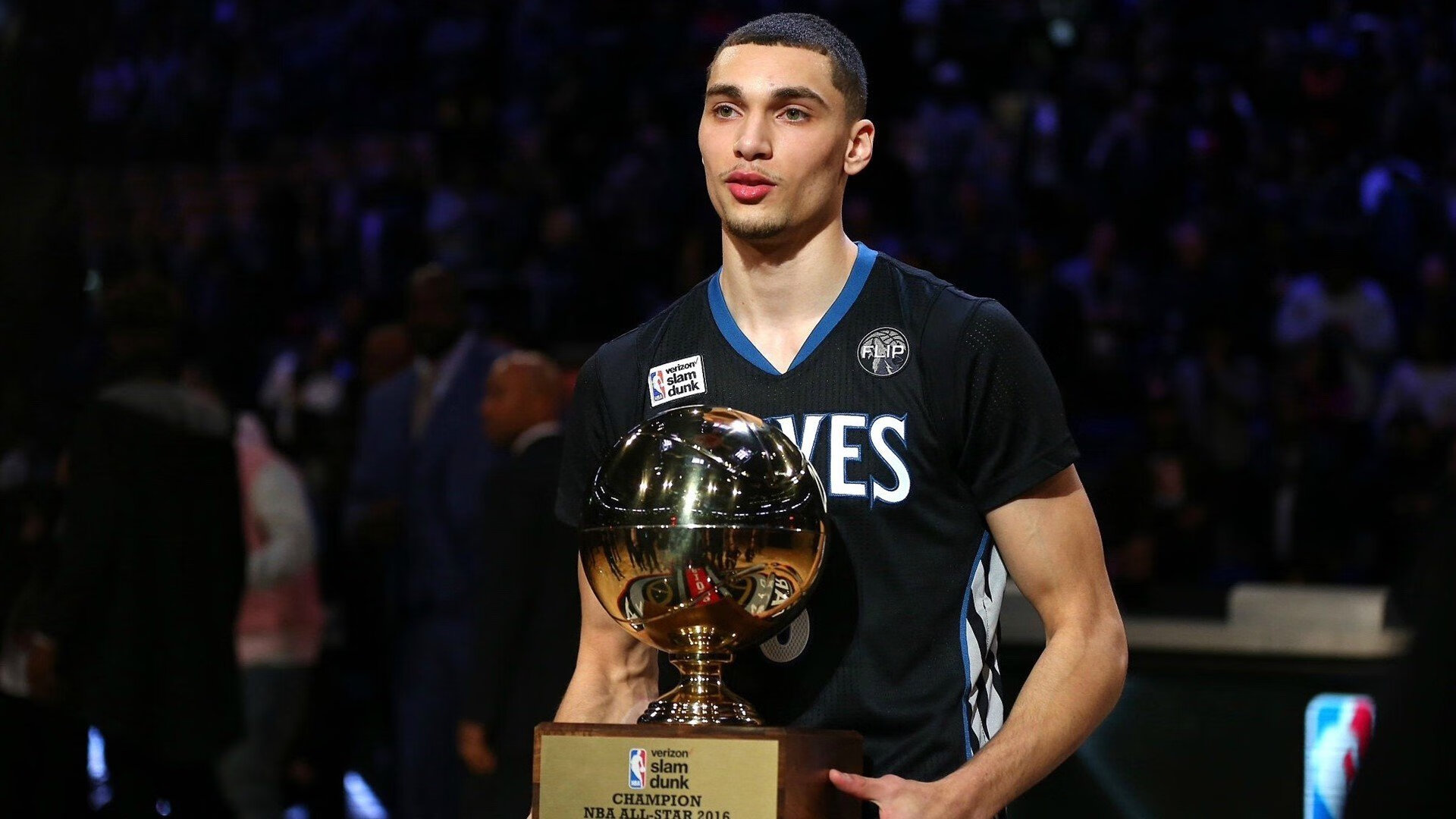 欧博官网下载app-Doinb迎来三赛季高光表现，巴黎圣日耳曼球迷沸腾！